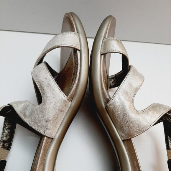 NAOT | Strappy Open Toe Low Heel Shoes Genuine Leather Metallic Champagne Sz 9 - Picture 10 of 16